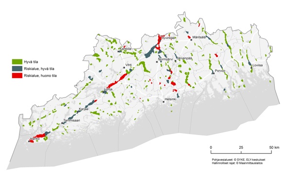 Karttakuva pohjavesialueiden kemiallisesta tilasta. Vihreällä on hyvässä tilassa olevat pohjavesialueet. Riskialueet, joiden tila on arvioitu hyväksi, on esitetty sinisellä. Riskialueet, joiden tila on arvioitu huonoksi, on esitetty punaisella.