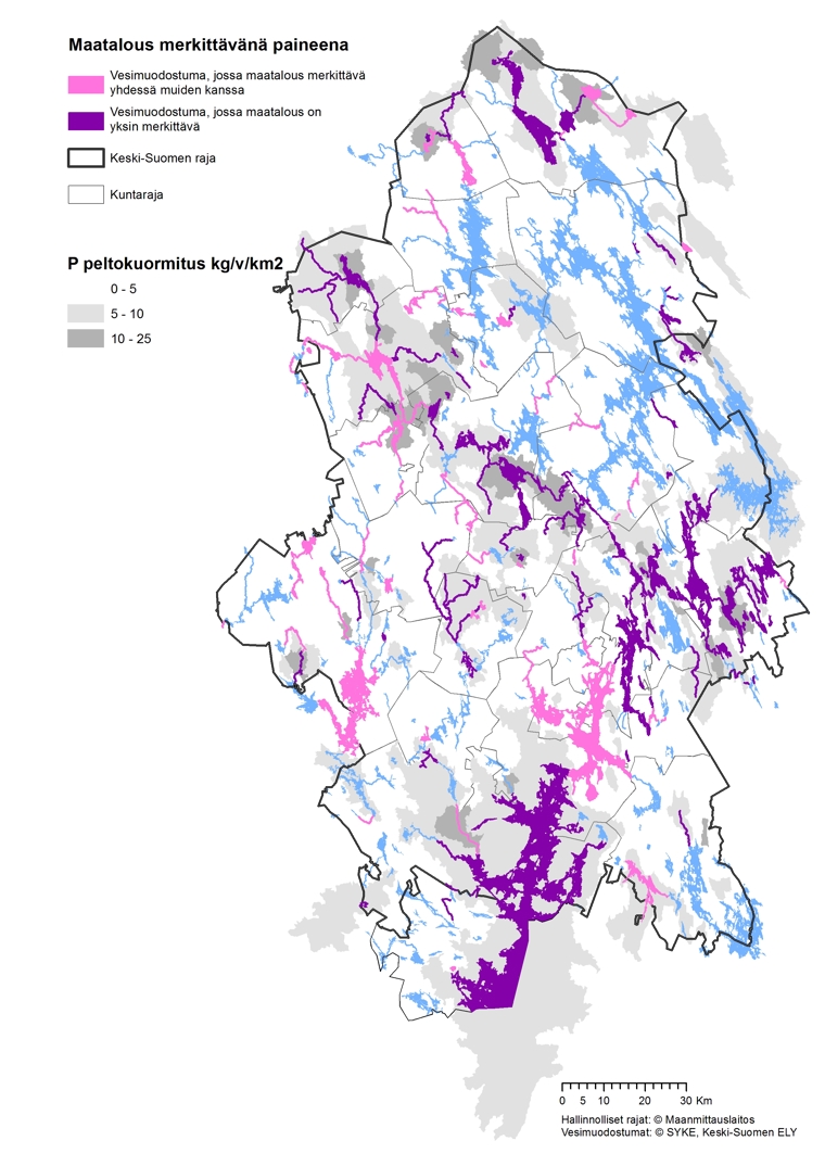 Kartta toimenpideohjelma-alueesta. Kartassa on esitetty värillisenä vesimuodostumat, joissa maatalous on merkittävä paine yksin tai yhdessä muiden paineiden kanssa. Lisäksi kuvassa on esitetty värillä maatalouden fosforikuormituksen määrä eri valuma-alueilla.