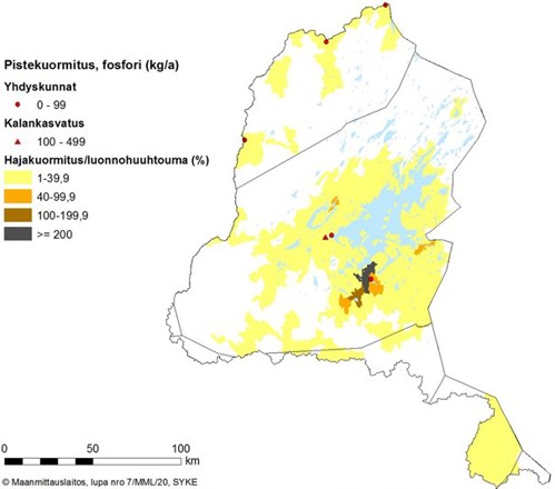Kuvassa on kartta Tenon–Näätämöjoen–Paatsjoen vesien-hoitoalueesta, jossa esitetään fosforin pistekuormitus kohteet sekä hajakuormituksen suhde luonnonhuuhtoumaan eri väreillä.
