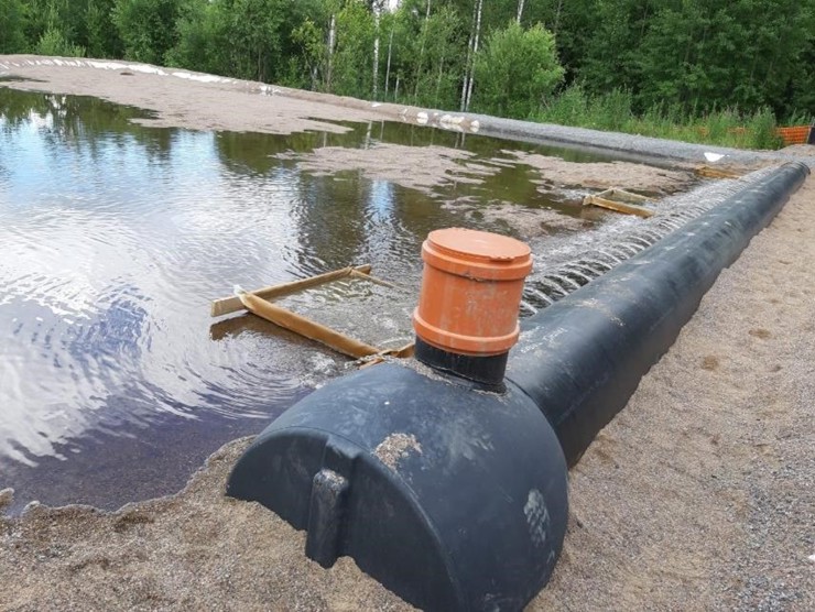 Kuvassa on alusveden puhdistusjärjestelmän hiekkasuodatin Lahden Kymijärvellä.