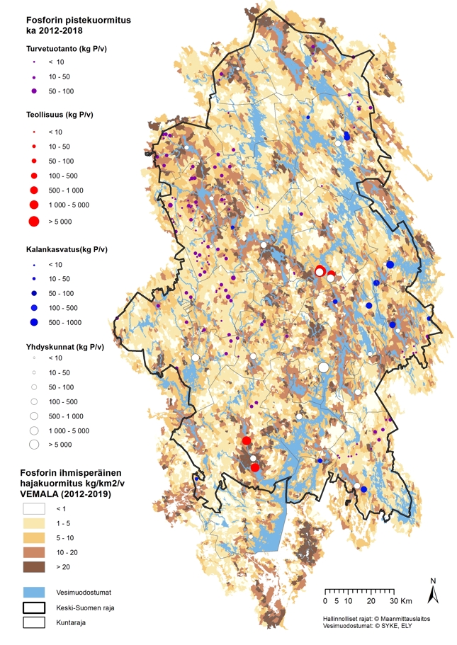 Kuvassa on kartta Keski-Suomen toimenpideohjelma-alueesta ja siinä eri väreillä esitettynä fosforin ihmisperäisen  hajakuormituksen määrä. Lisäksi kuvassa on esitetty turvetuotannon, teollisuuden, kalankasvatuksen ja yhdyskuntien pistekuormitusten sijainti eri värisillä ja kuormituksen määrän mukaan eri kokoisilla pisteillä.